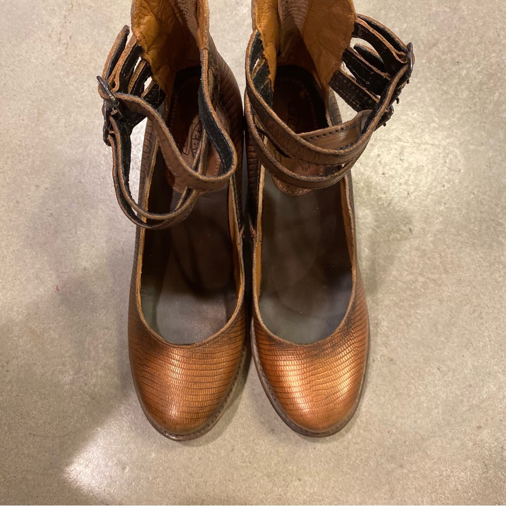 Freebird by Steven Copper Brown Textured Leather Heels - Picture 3 of 16